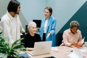 Groei, HR-uitval of een grote wervingsronde? Lees hoe interim HR organisaties helpt om snel extra structuur en slagkracht toe te voegen.